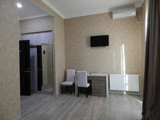 Отель Resort Martvili Мартвили Двухместный номер с 2 отдельными кроватями и окном-2